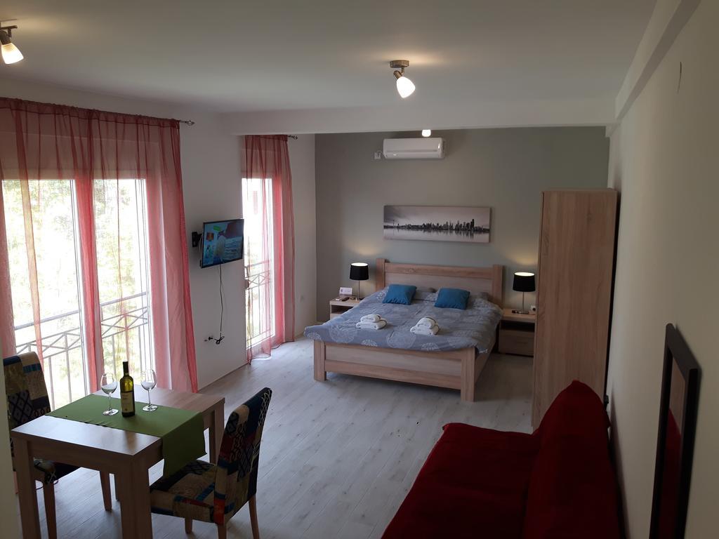 Apartments Grgurevic Котор Екстер'єр фото