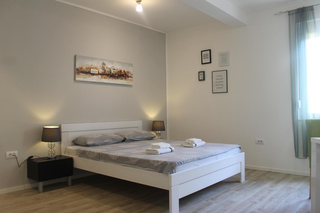 Apartments Grgurevic Котор Екстер'єр фото