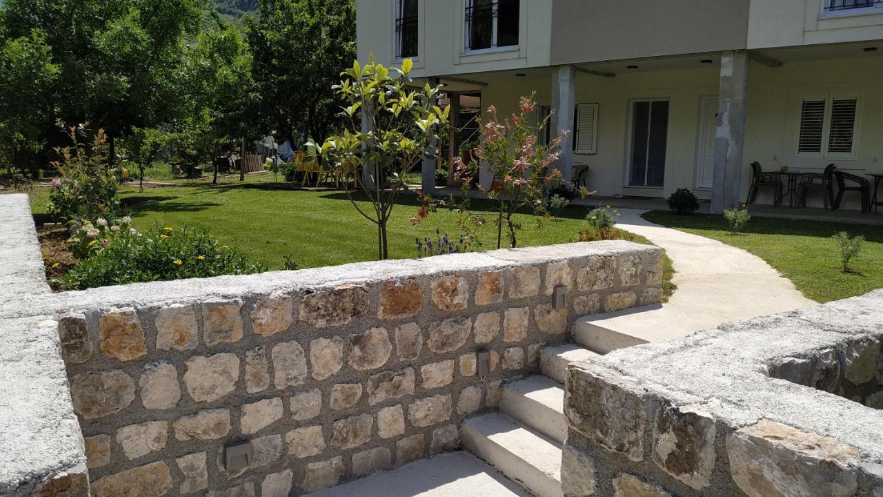 Apartments Grgurevic Котор Екстер'єр фото